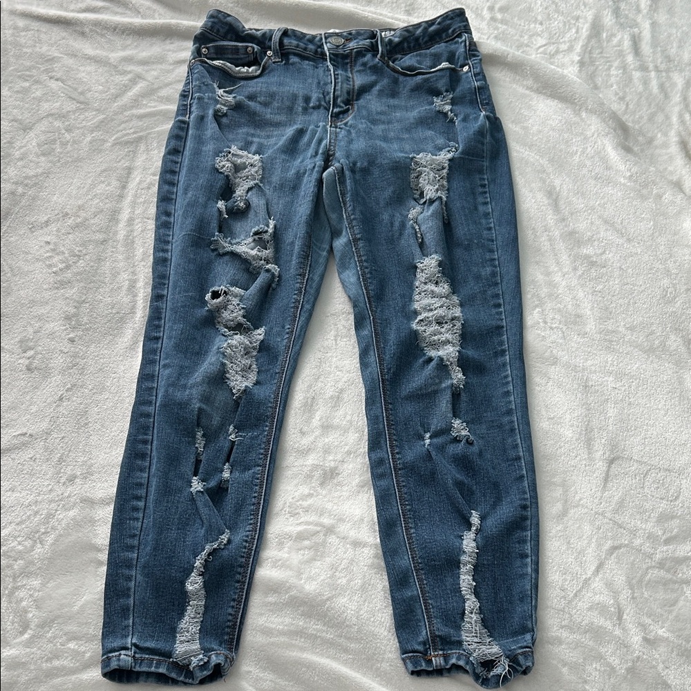 Indigo Rein Distressed Ankle Jeans in Blue
